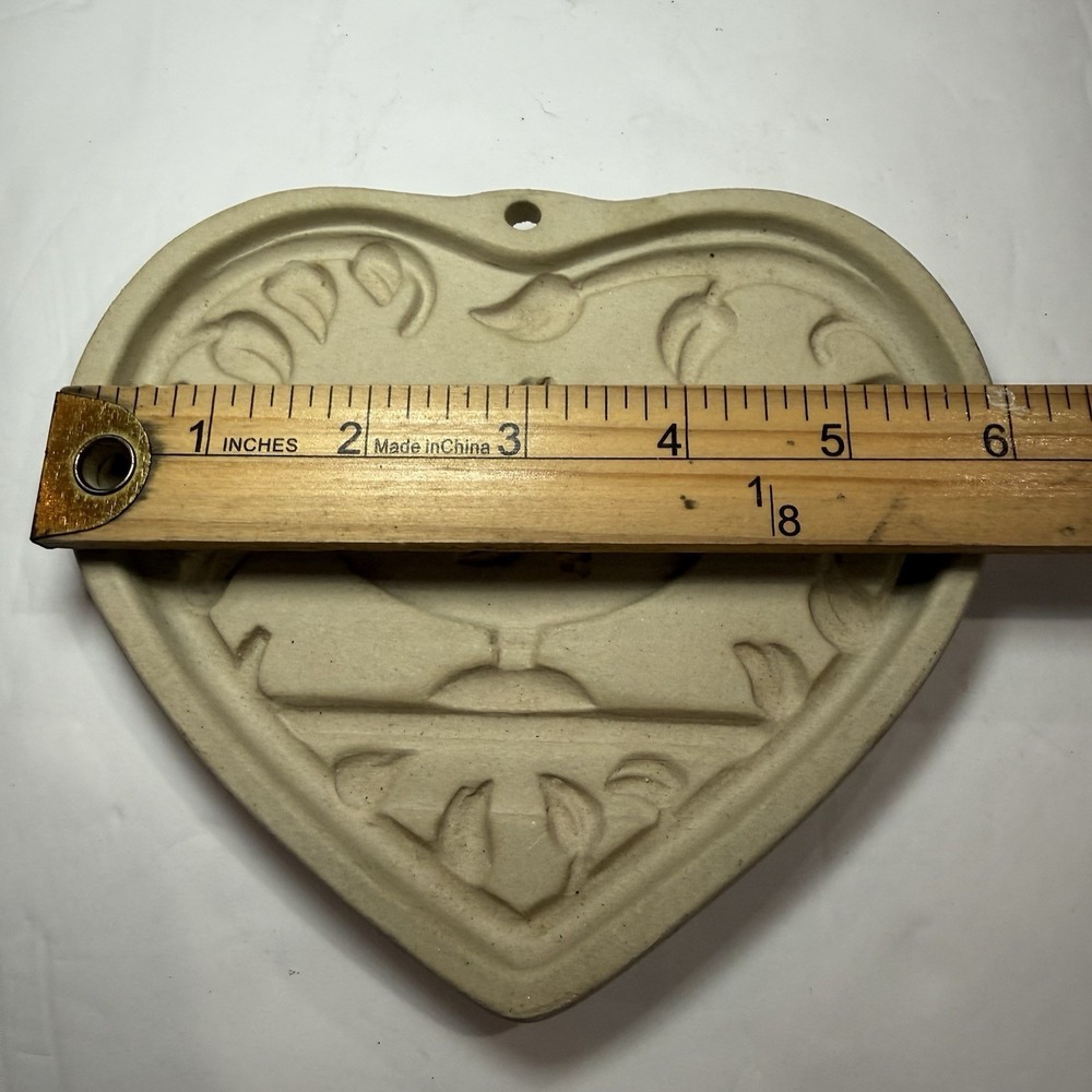 Pampered Chef 1999 Come To The Table Heart Stoneware Cookie Mold USA - Picture 2 of 7